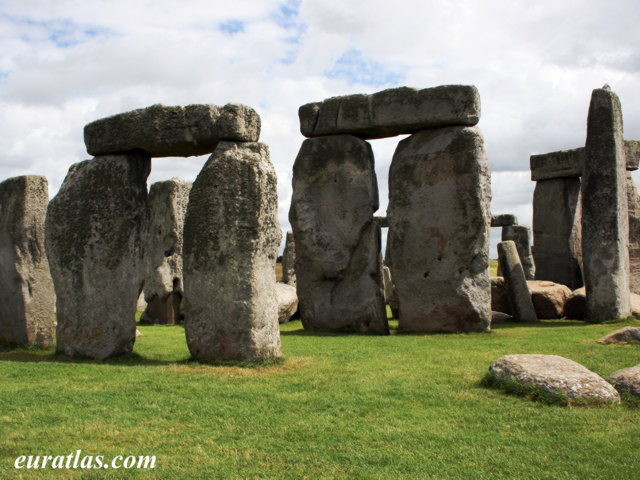 stonehenge_triliths.jpg