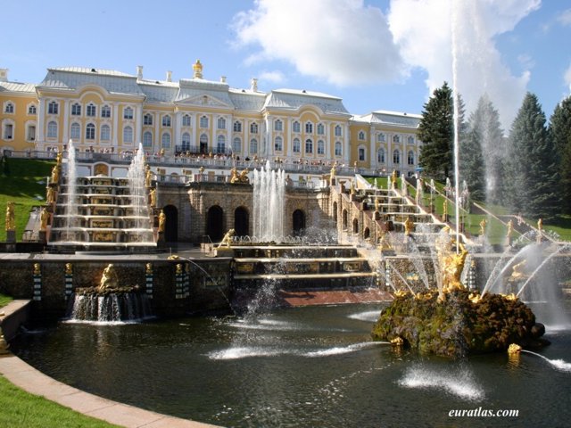 http://www.euratlas.com/Atlas/russia/peterhof_palace.jpg