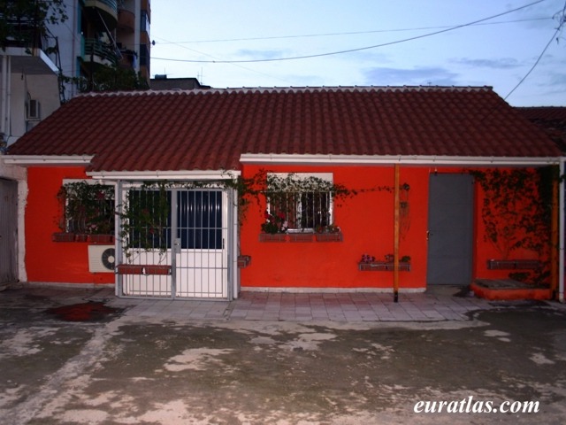 b_tirana_red_house.jpg