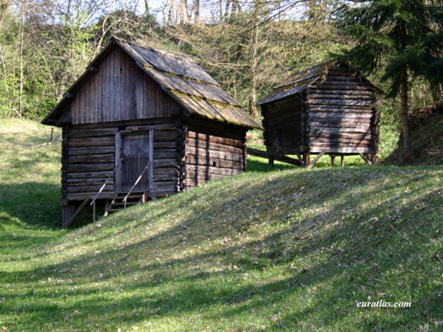 Cliquez ici pour télécharger Carinthian Barns