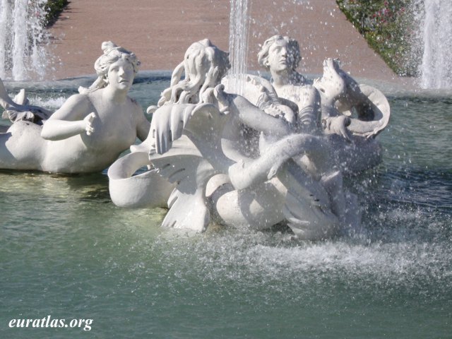 vienna_belvedere_fountain.jpg