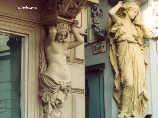 vienna_caryatid.jpg