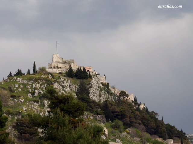 Click to download the The Castle of Klis
