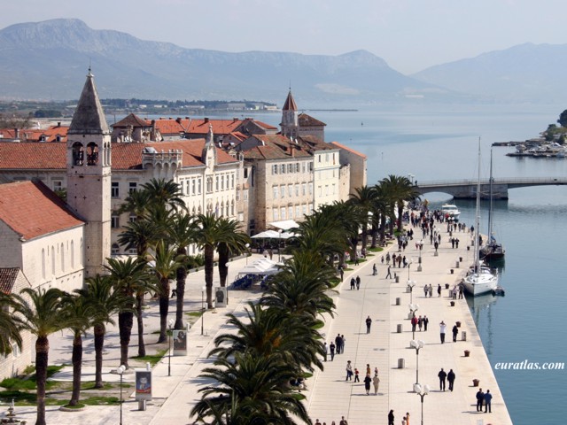 Cliquez ici pour télécharger Trogir from Camerlengo...