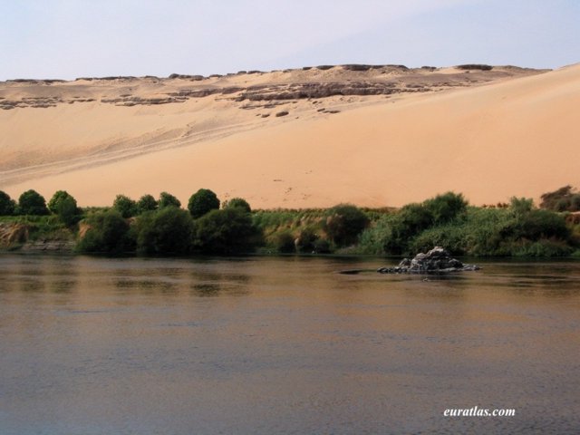 Click to download the The Desert in Aswan West Bank