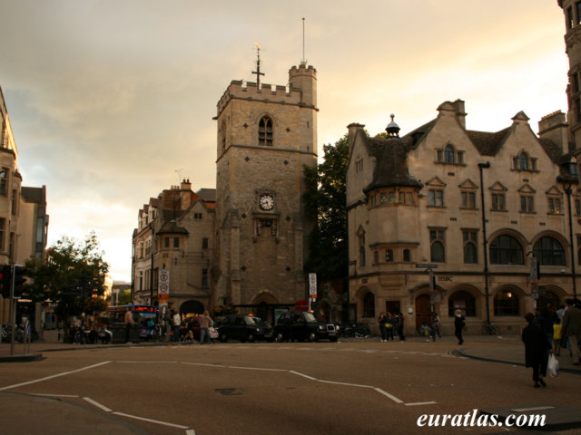 Cliquez ici pour télécharger Carfax Tower, Oxford