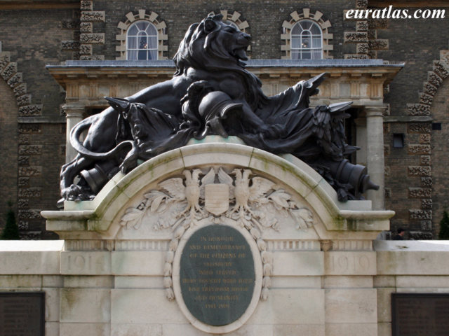 Click to download the War Memorial, Salisbury