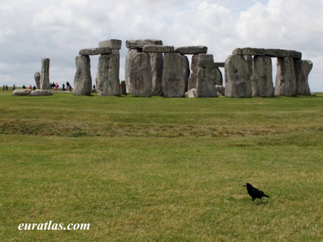 Click to download the Stonehenge, built between 3000 and 2000 B. C.