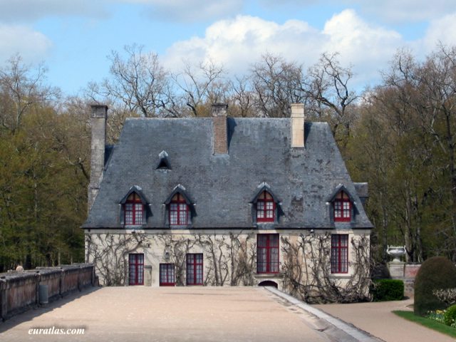 Click to download the Château de Chenonceaux, the Cellar