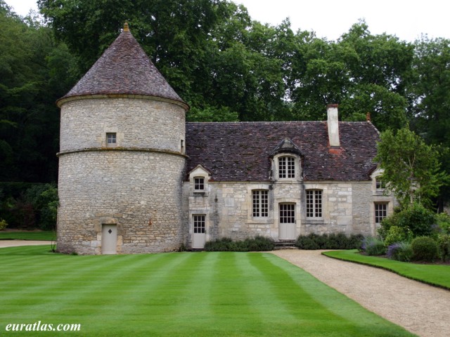 Click to download the Abbey of Fontenay, the Dovecote