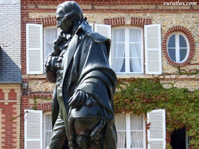 Click to download the Pierre-Simon de Laplace, Beaumont-en-Auge