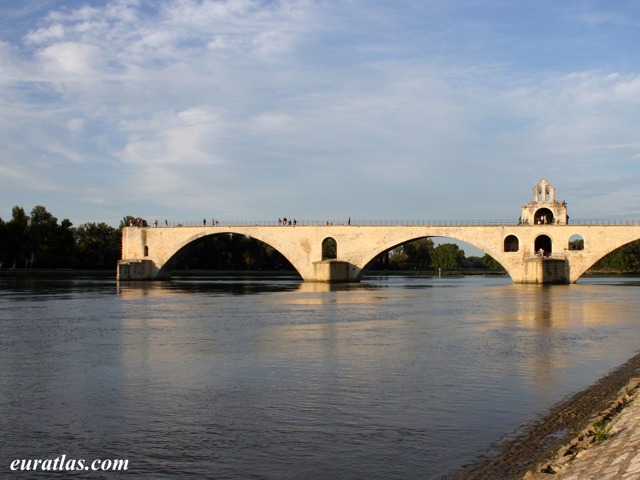 Cliquez ici pour télécharger The Pont d'Avignon