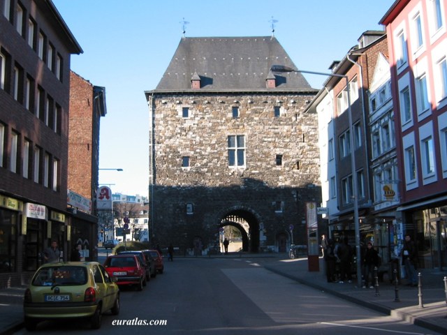 aachen_city_gate.jpg