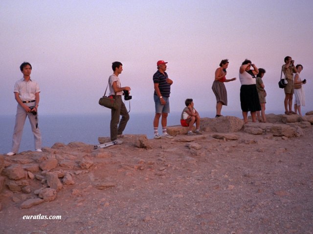 Click to download the Cape Sounion, Tourists Waiting