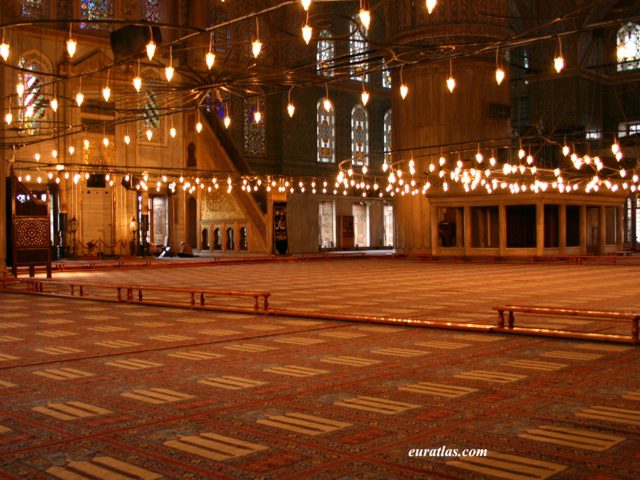 sultanahmet_inner_view.jpg