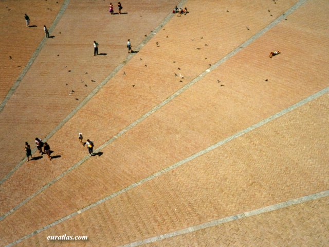 siena_piazza_del_campo.jpg