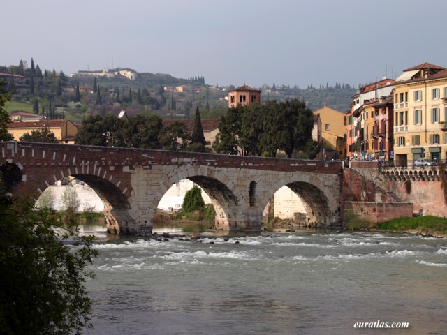 Click to download the Verona, the Ponte Pietra, 100 BC