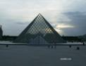 fr_louvre_pyramide.html