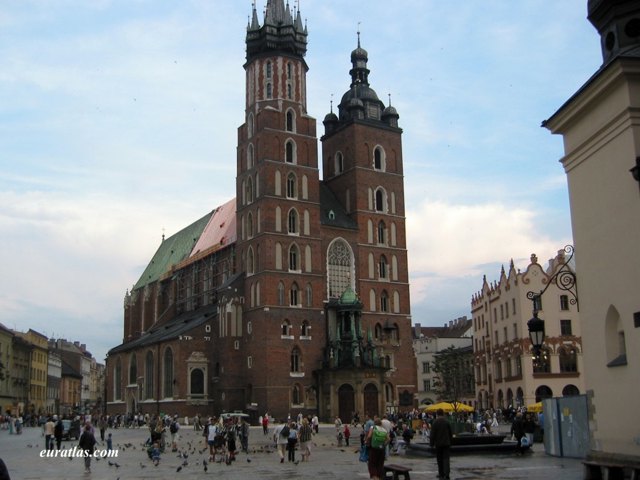 Click to download the Saint Mary's Basilica in Krakow