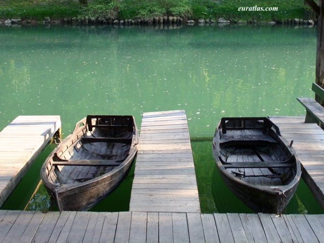 Cliquez ici pour télécharger Two Boats