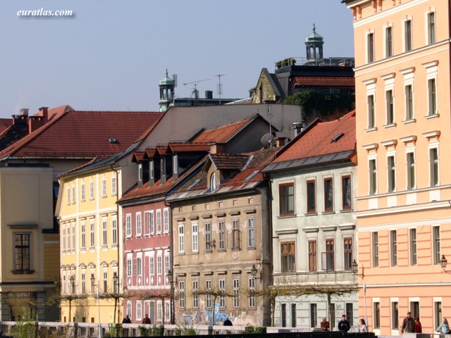 ljubljana_old_town.jpg