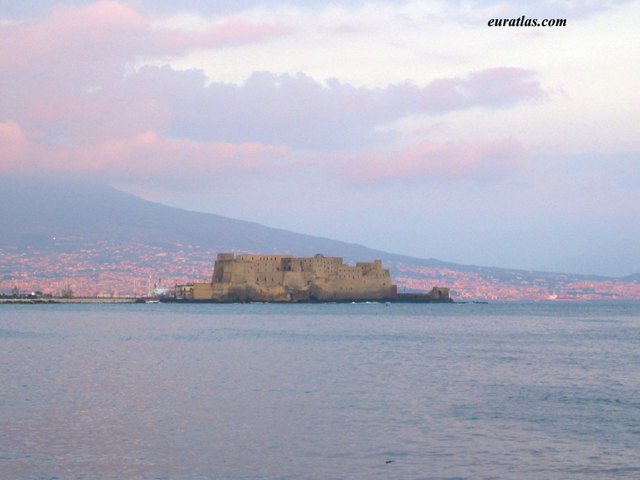 Cliquez ici pour télécharger Naples, Castel dell Ovo