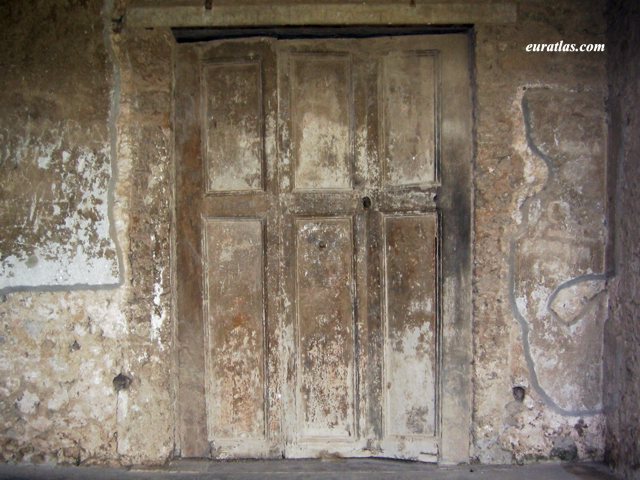 pompeii_petrified_door.jpg
