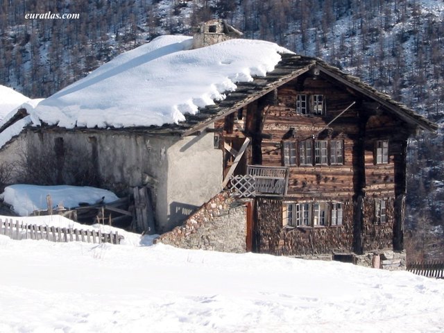 Cliquez ici pour télécharger A Chalet in Saas-Fee